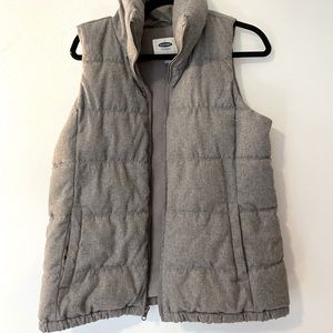 Old Navy Grey Puffer Vest (Med)